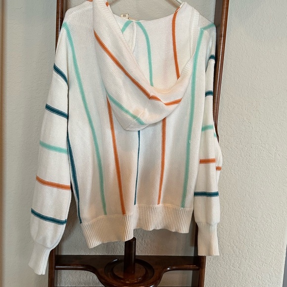 ROXY Summer hooded sweater. White with pretty stripes & lace-up front opening. - Picture 3 of 7